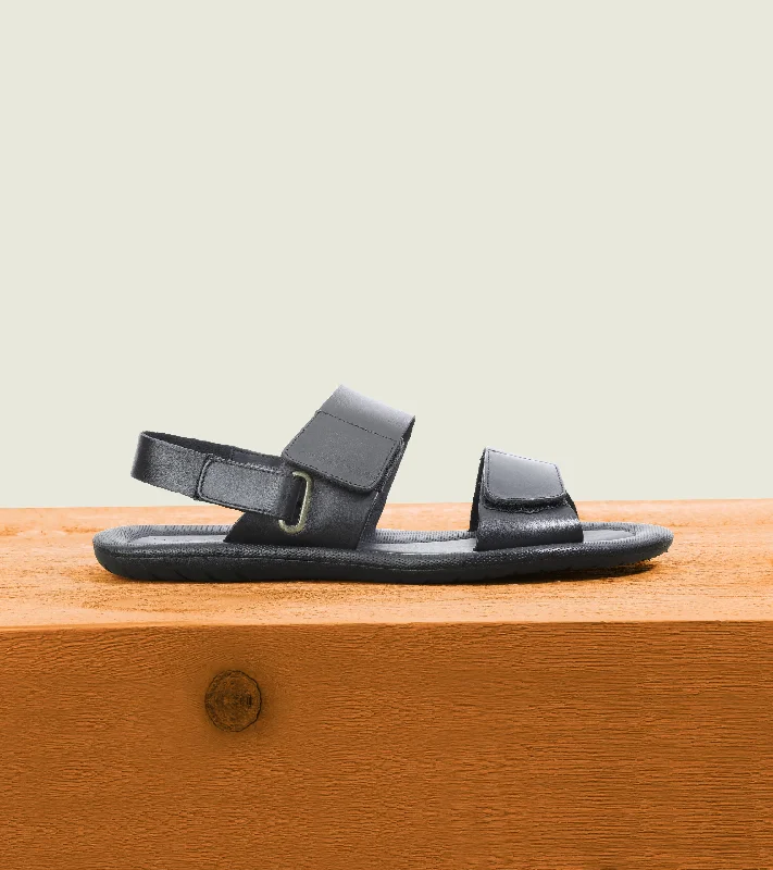 Men's sandals with a buckle closureAlicante