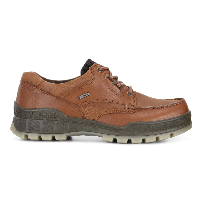 Men's Oxford shoes with a wingtip design and leather soleECCO Men's 831714 Track 25 Lo Brown Nubuck GORE-TEX Waterproof