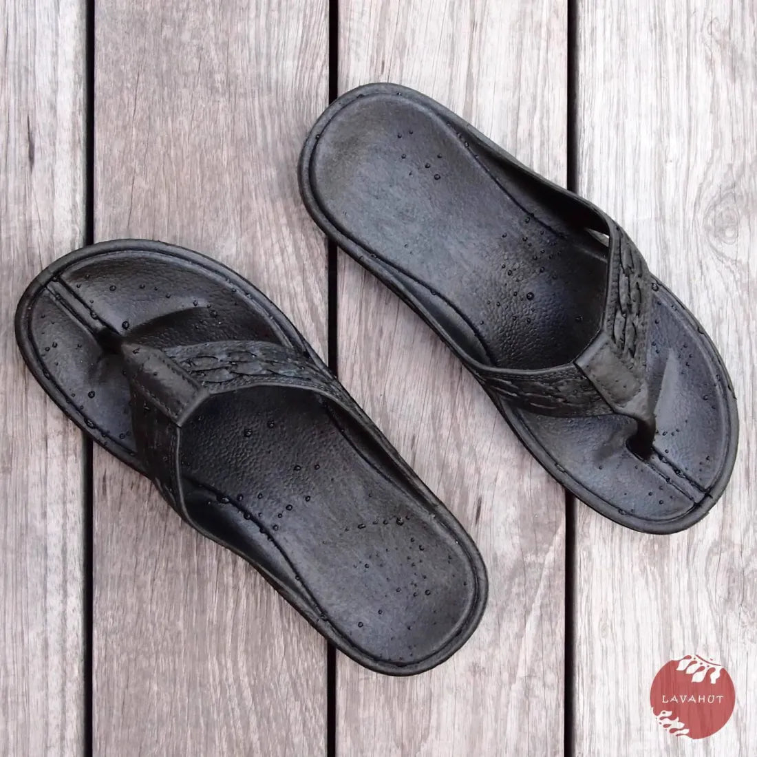 Men's sandals with a decorative buckle or charmBlack Shaka™ - Pali Hawaii Thong Sandals