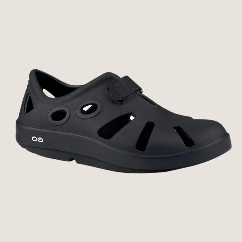 Men's sandals with a wide strap for supportOofos Oocandoo Sandal