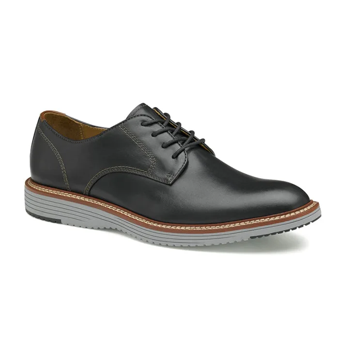 Men's Oxfords with a cap - toe design and a rubber heelMens Johnston & Murphy Upton Plain Toe in Black