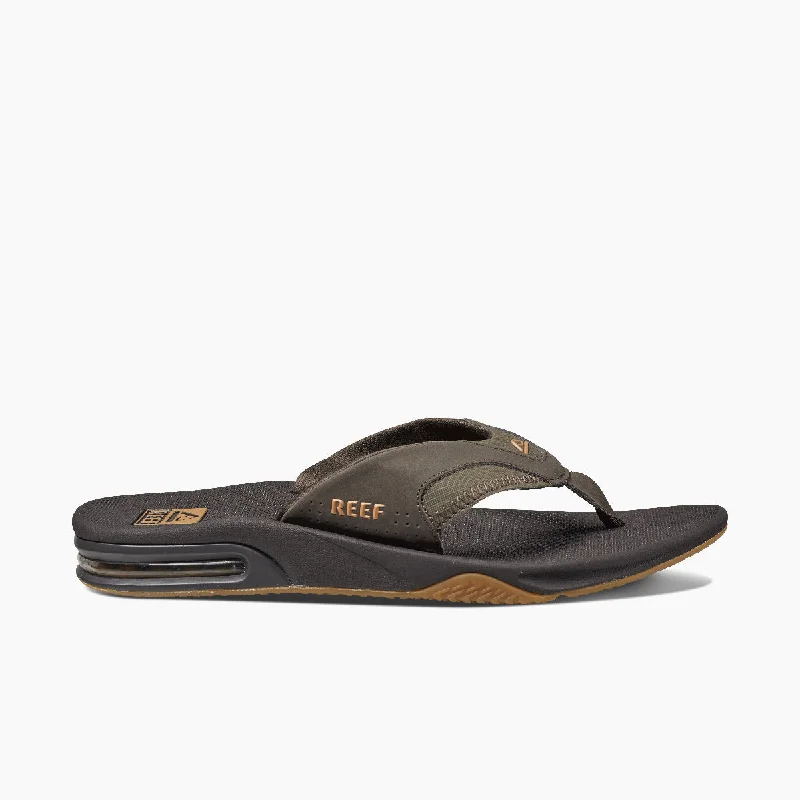 Men's sandals with a toe post designFanning