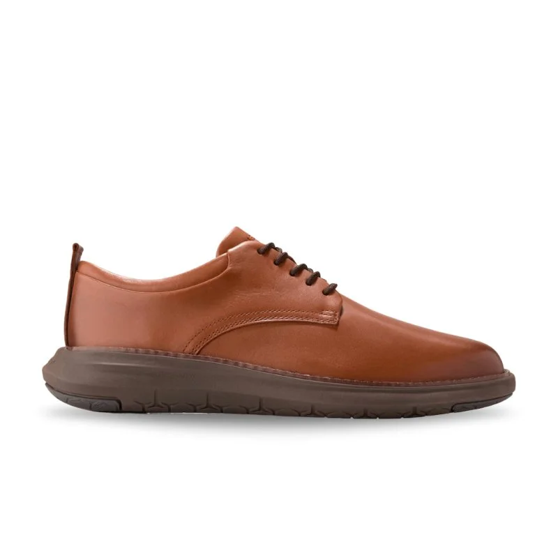 Men's Oxford shoes with a shock - absorbing insole and a leather liningCole Haan Men's Grand Remix - British Tan/Java