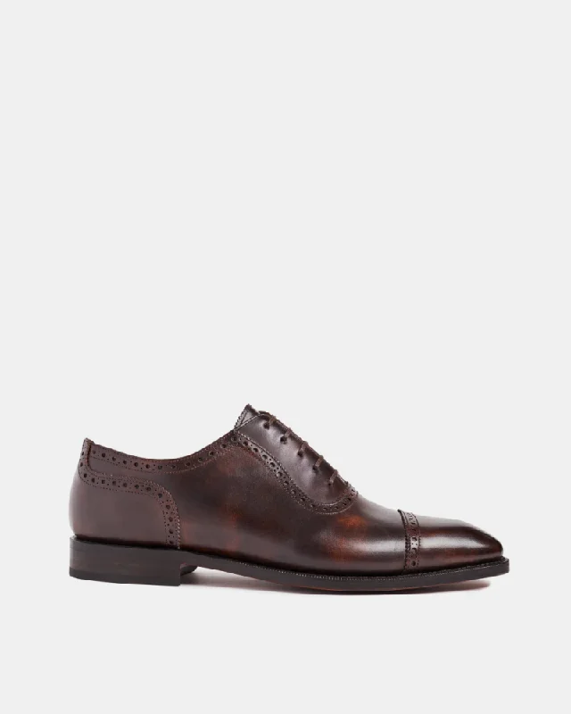 Men's Oxfords with a perforated leather strap for ventilationBrown Brogue Oxford Dress Shoe