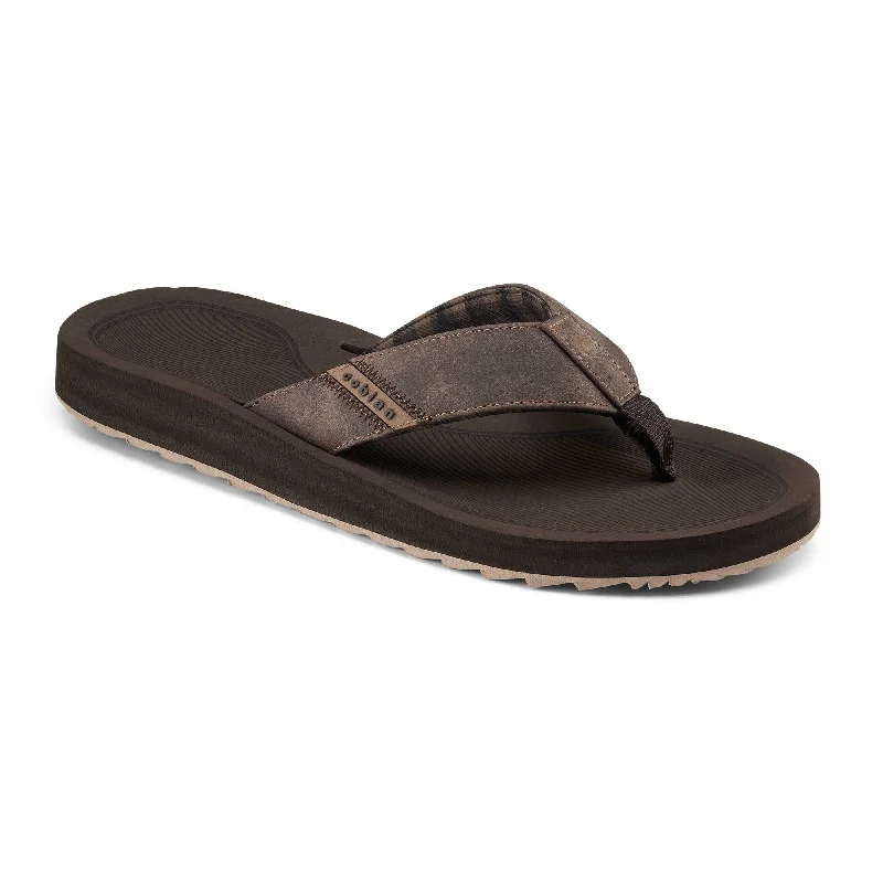 Men's sandals in a neutral color like black or brownARV 2™ Trek