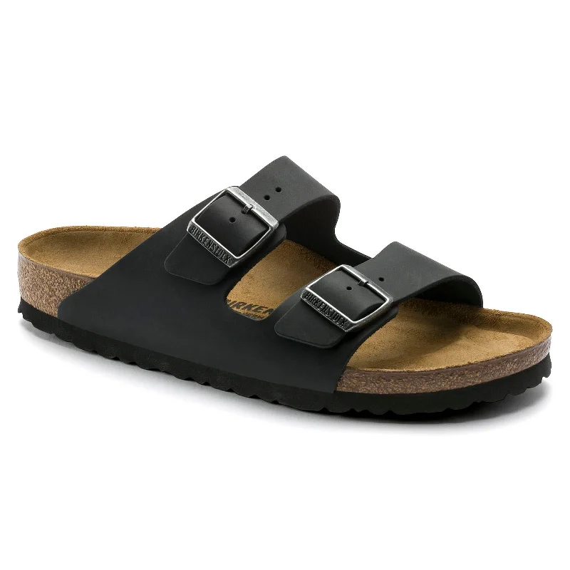 Men's sandals with a perforated leather upper for ventilationBirkenstock Arizona Classic Footbed - Oiled Leather