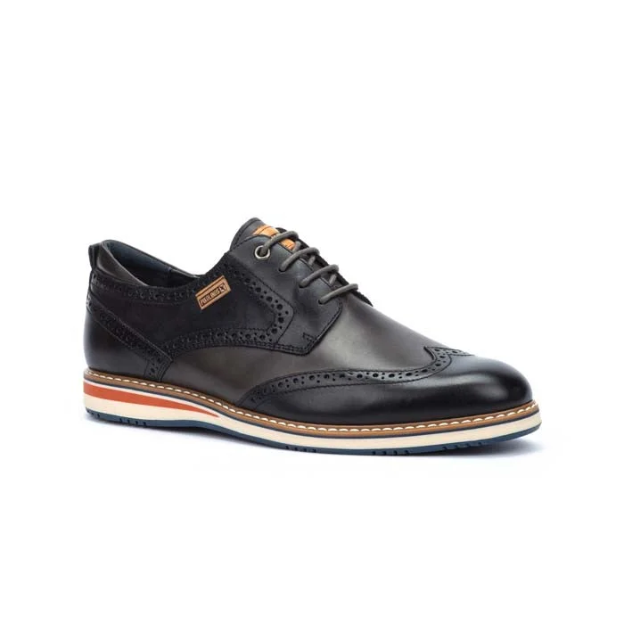 Men's Oxford shoes with a smooth leather upper and a leather soleMens Pikolinos Avila Wingtip in Black