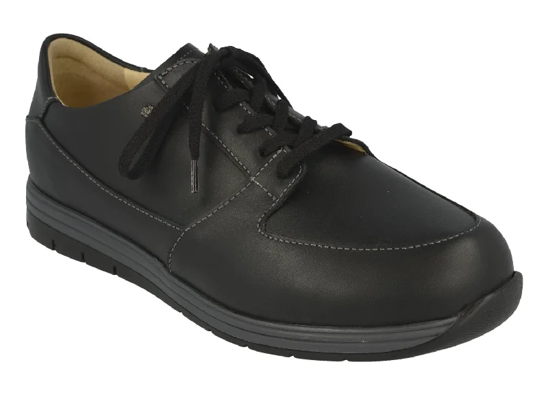 Men's Oxford shoes with a smooth leather upper and a leather soleFinn Comfort Vernon