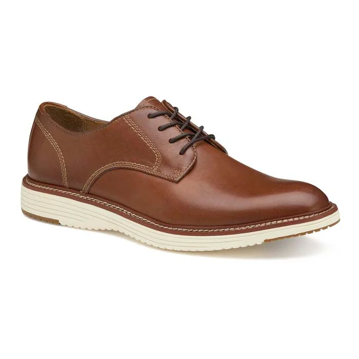 Men's Oxfords with a contrast stitching on the weltMens Johnston & Murphy Upton Plain Toe in Tan Full Grain