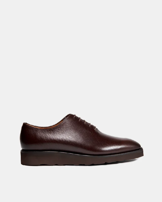 Men's Oxfords with a lace - up closure and a narrow fitDark Brown Wholecut Oxford Lightweight Shoe