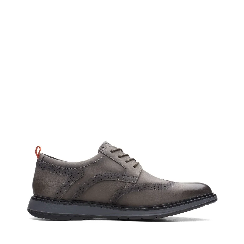 Men's Oxfords with a classic silhouette and a high - shine finishClarks - Mens Chantry Wing Shoes