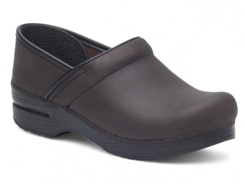 Men's sandals with a pointed toe for a stylish lookDansko Professional - Men's Clog