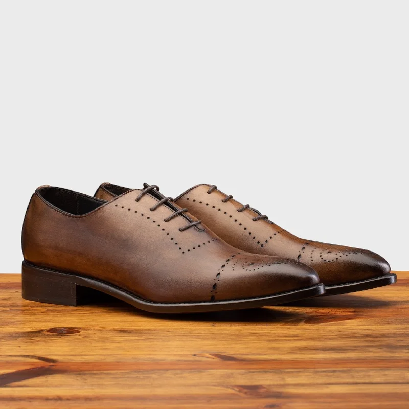 Men's Oxford shoes with a polished leather finishCalzoleria Toscana Wholecut Lace-Up | 5246