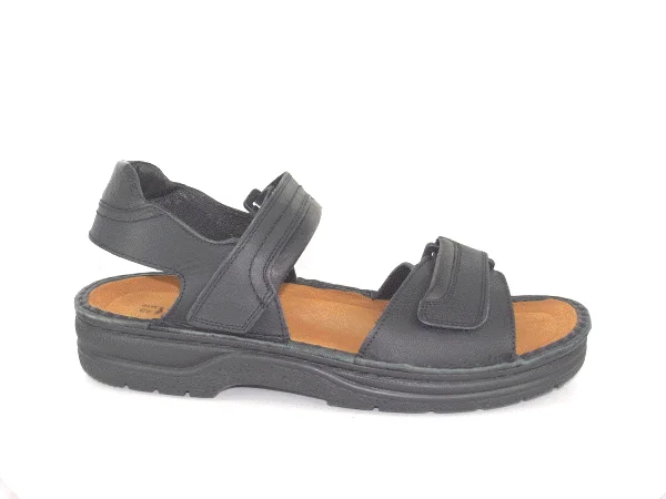 Men's leather sandals with an adjustable strapLappland - Black