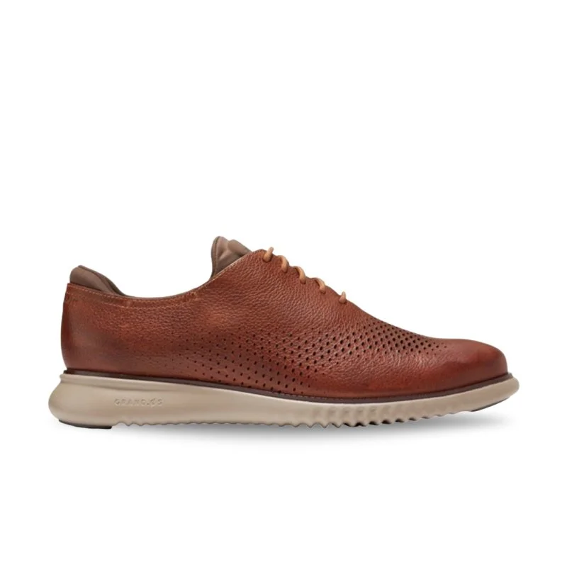 Men's leather Oxford shoes with a plain toeCole Haan Men's 2.Zerogrand Lined Laser Wingtip - Pecan/Truffle