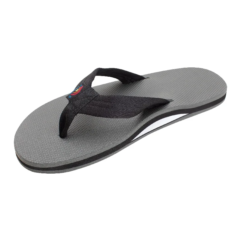 Men's leather sandals with an adjustable strapRainbow Classic Rubber Single Layer Men's Sandals - Black Grey