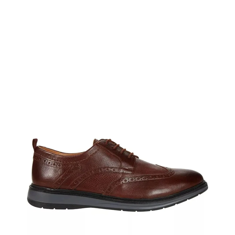 Men's Oxfords with a perforated leather strap for ventilationClarks - Mens Chantry Wing Shoes