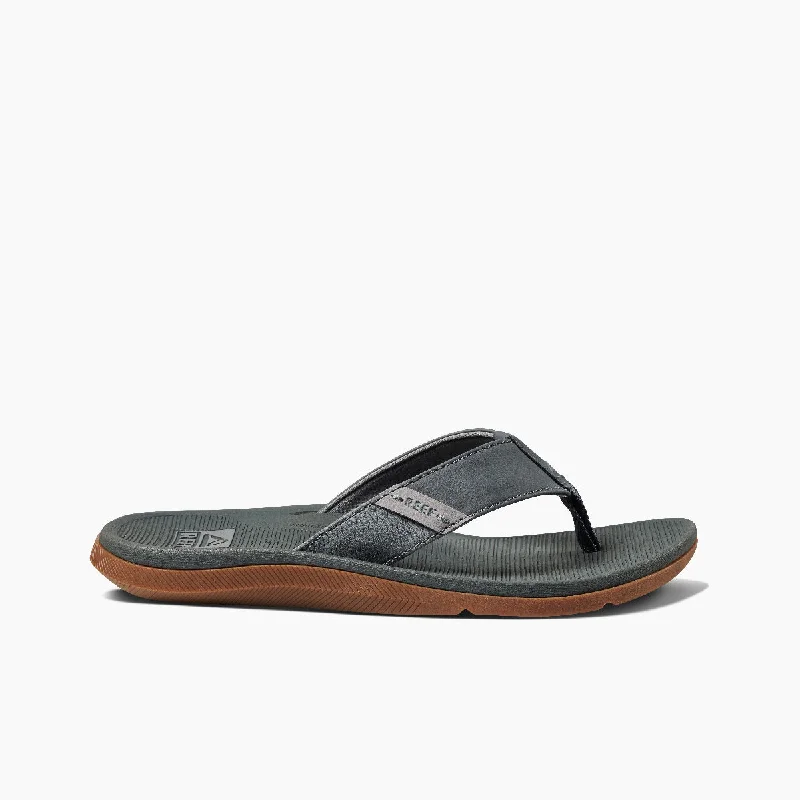 Men's sandals with a removable insole for cleaningReef Santa Ana