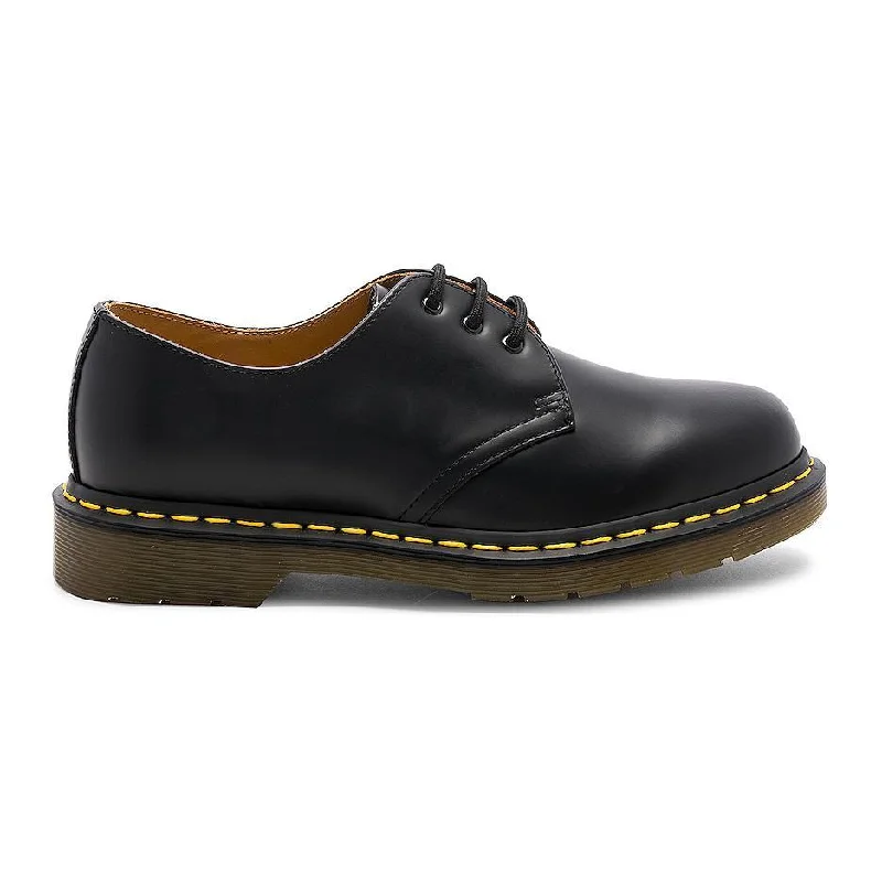 Men's Oxfords with a classic silhouette and a high - shine finishDr. Martens Men's 1461 3-Eye Gibson Black