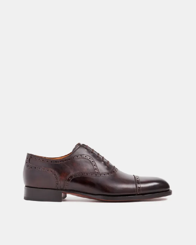 Men's Oxfords with a lace - up closure and a narrow fitMuseum Brown Brogue Oxford Shoe