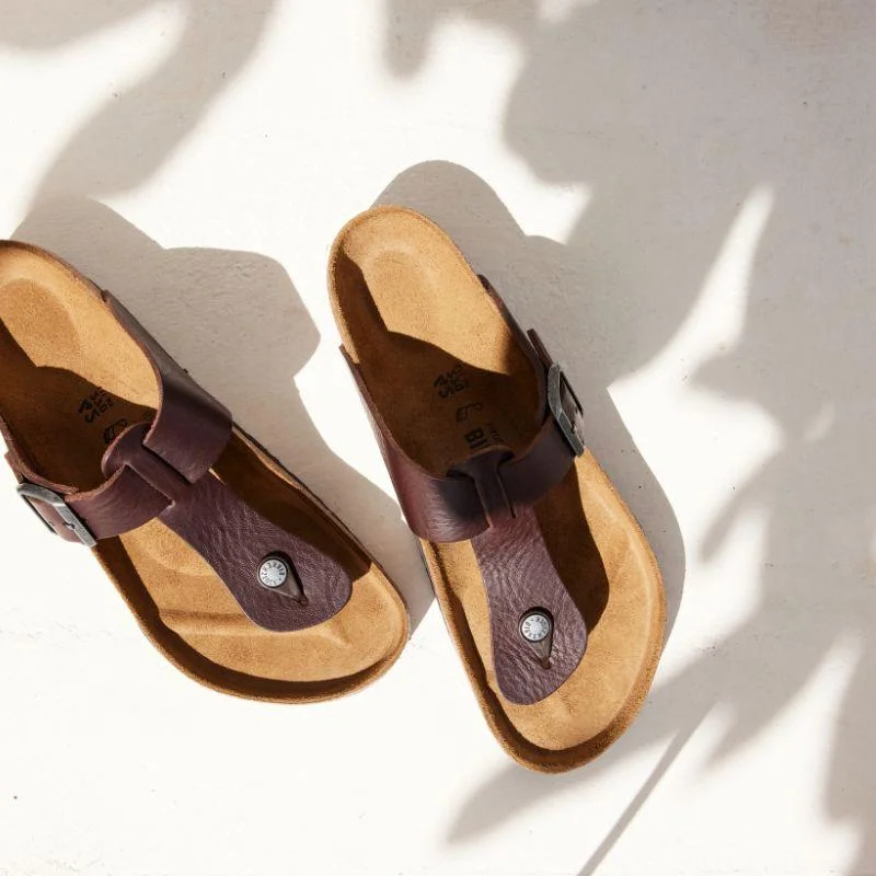 Men's sandals with a stretchy strap for a better fitBirkenstock Safaga Regular (Natural Oiled Leather)