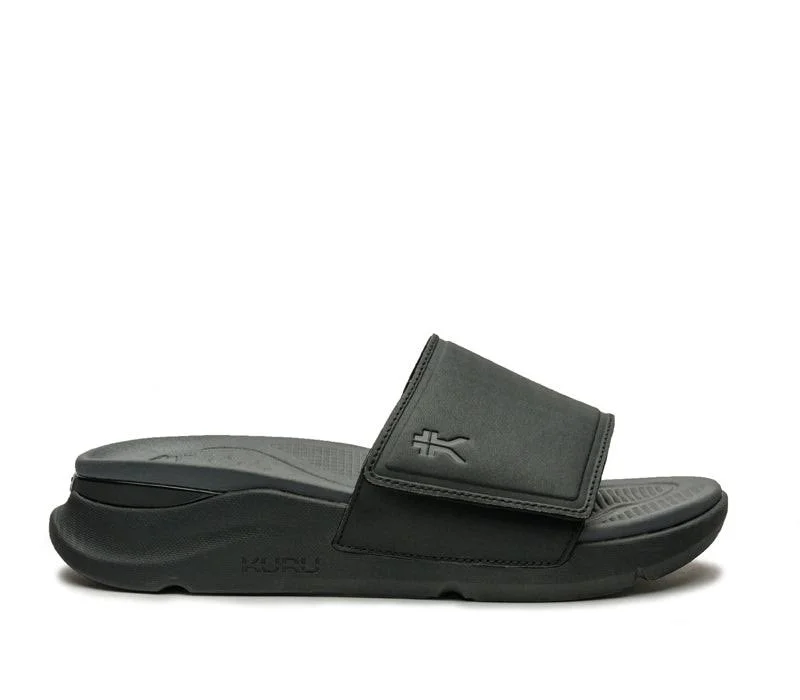 Men's sandals with a rubber sole for tractionMOMENT