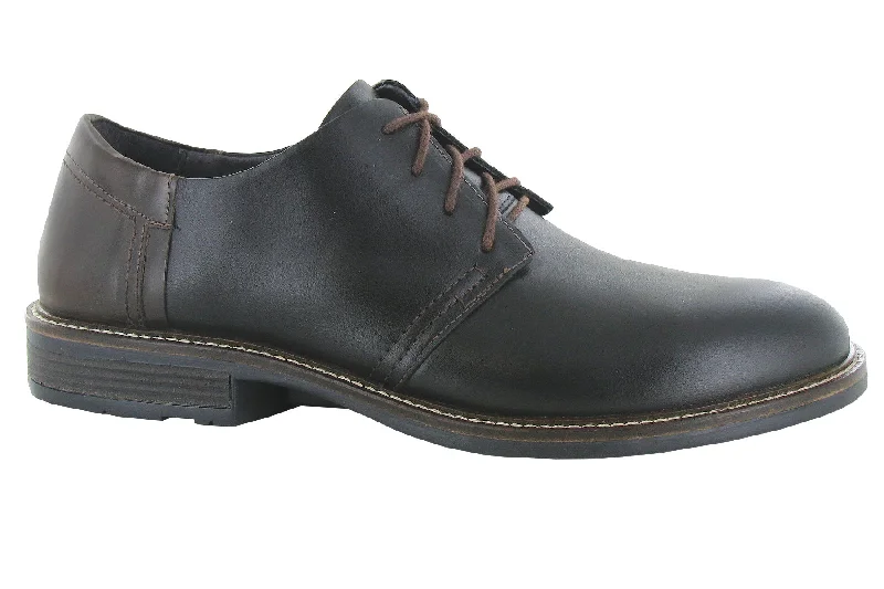 Men's Oxfords with a lace - up closure and a narrow fitNaot Chief