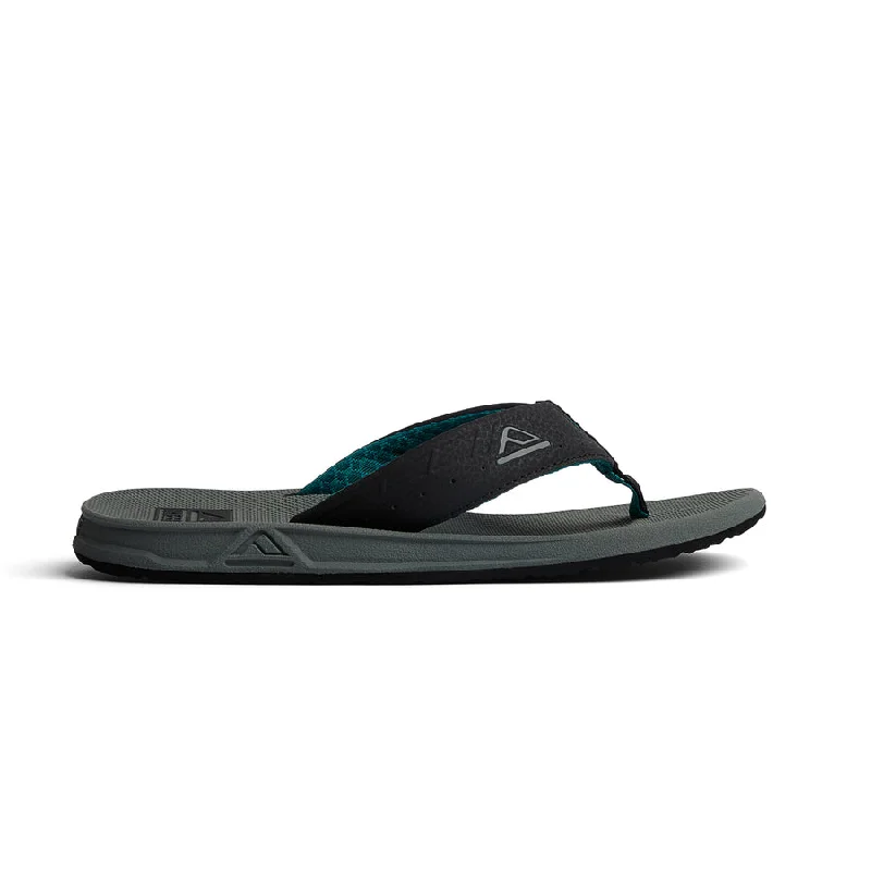 Men's sandals with a pointed toe for a stylish lookPhantoms