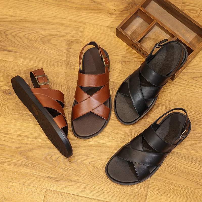 Men's sandals with a contrast stitching detailMen Casual Leather Buckled Flat Sandals