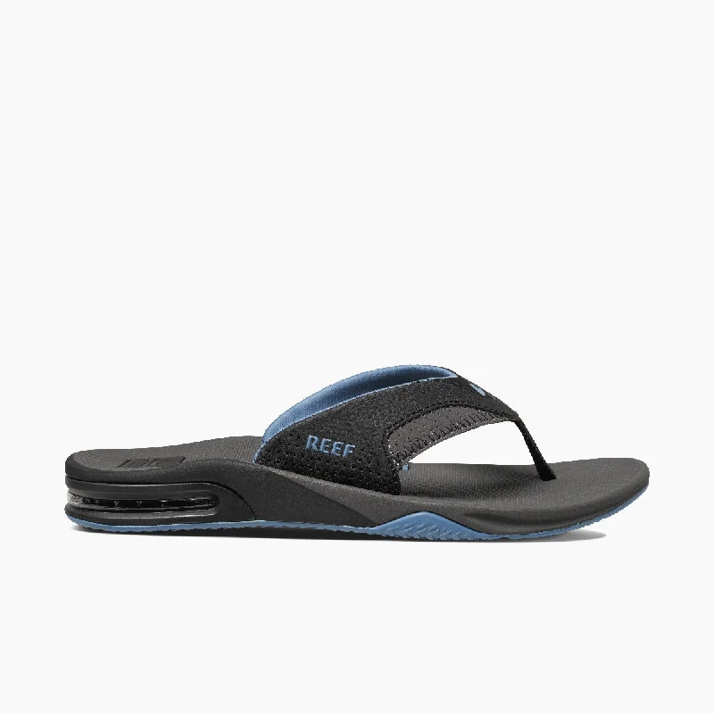 Men's sandals with a contrast stitching detailFanning