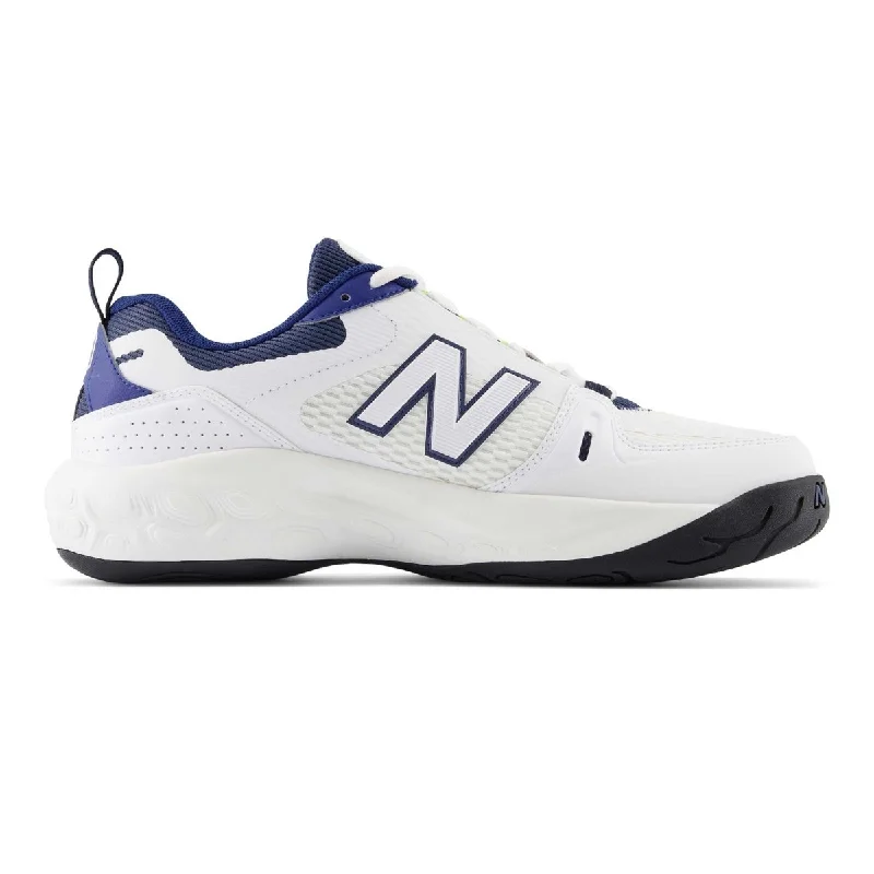 Men's Oxfords with a padded collar for a comfortable fitNew Balance Men's Fresh Foam MC1007WT White/Navy