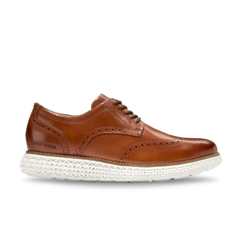 Men's Oxford shoes with a wingtip design and leather soleCole Haan Men's OriginalGrand 2.0 Wingtip - British Tan