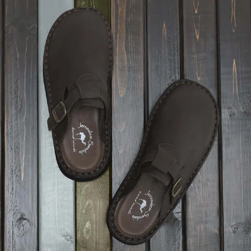 Men's leather sandals with an adjustable strapSawyer - Leather Clog-Toe Sandal | Brown Nubuck