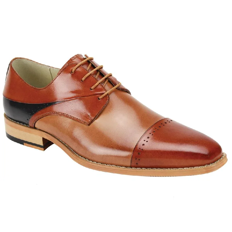 Men's Oxford shoes with a smooth leather upper and a leather soleGiovanni Hudson 2E