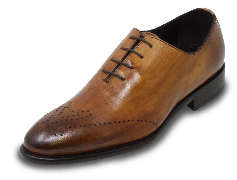 Men's Oxford shoes with a decorative inlay on the toeToscana q550