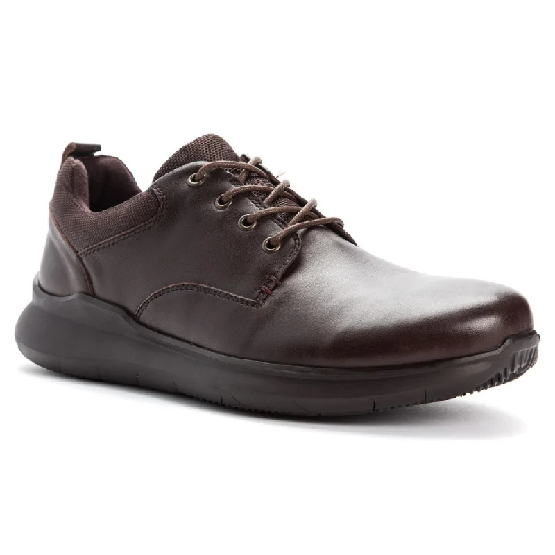 Men's Oxfords with a classic silhouette and a high - shine finishPropet Vinn Brown Leather Oxford (Men's)