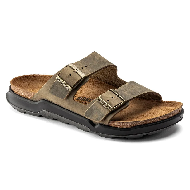 Men's sandals with a contrast stitching detailMen's Arizona CT Rugged Faded Khaki Oiled Leather