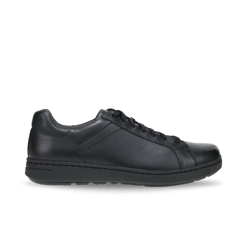 Men's Oxfords with a padded collar for a comfortable fitDansko Men's Timothy - Black Waterproof